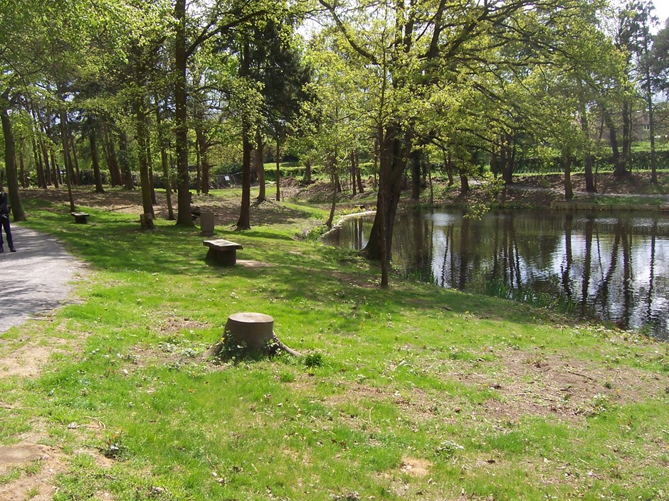 Oakwood Pond, Harlow (for further information on this case study please refer to the Technical Guidance document page 117)